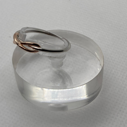 Two tone infinity band ring